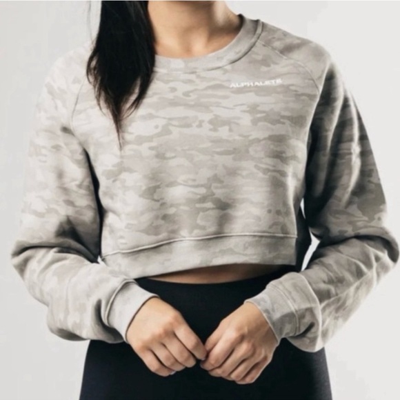 Alphalete Tops - NWT Alphalete cropped camo sweatshirt